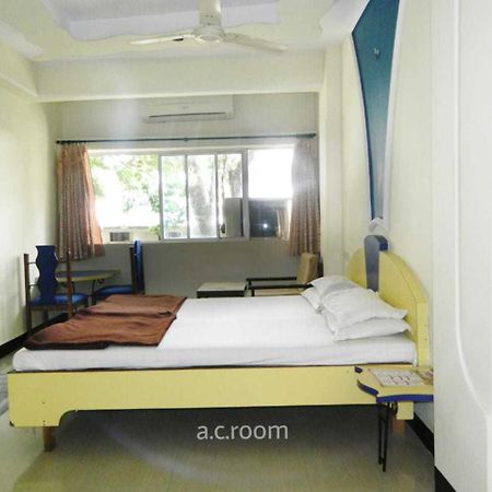 Hotel Vaishali Nashik Bagian luar foto