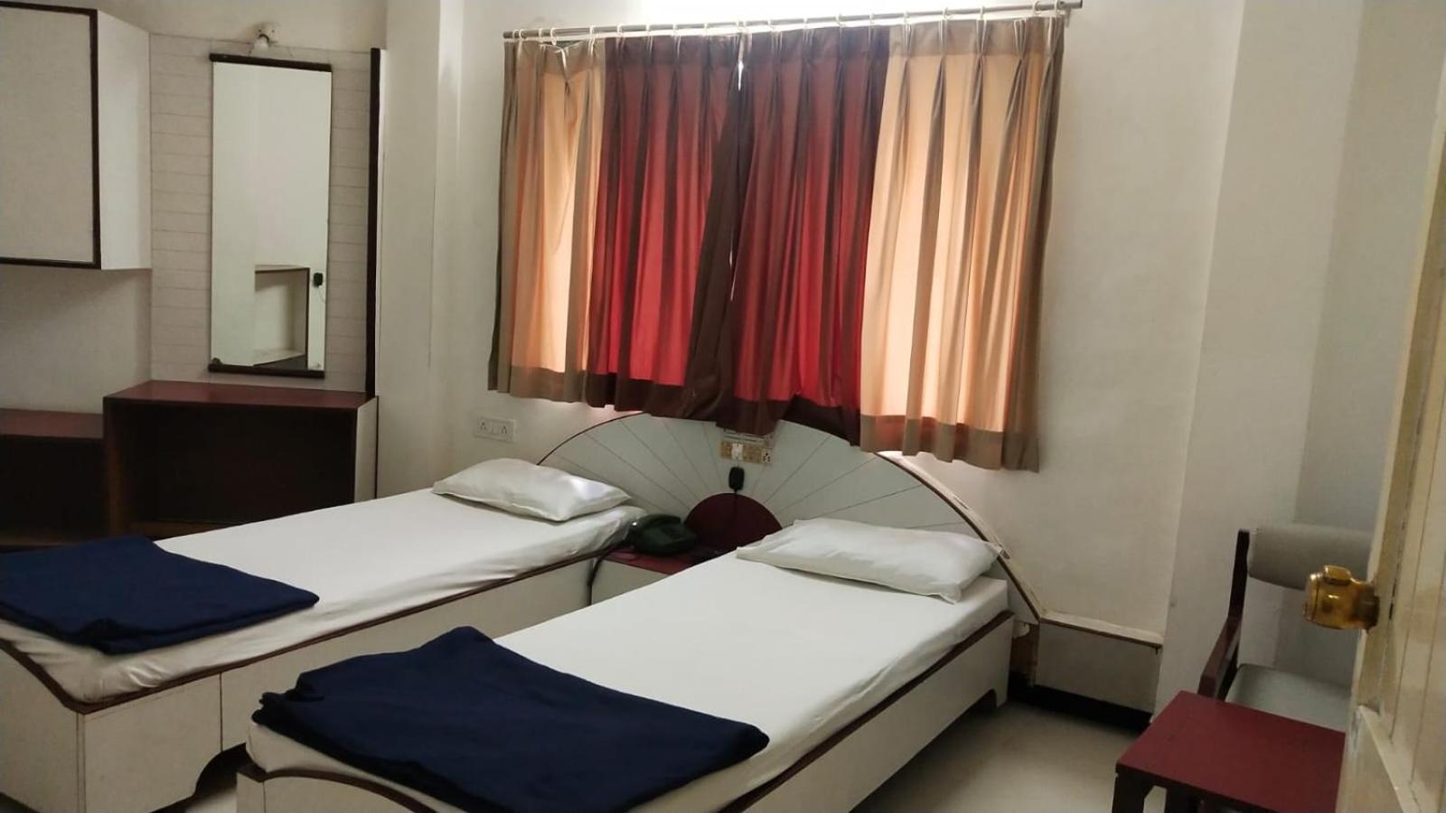 Hotel Vaishali Nashik Bagian luar foto