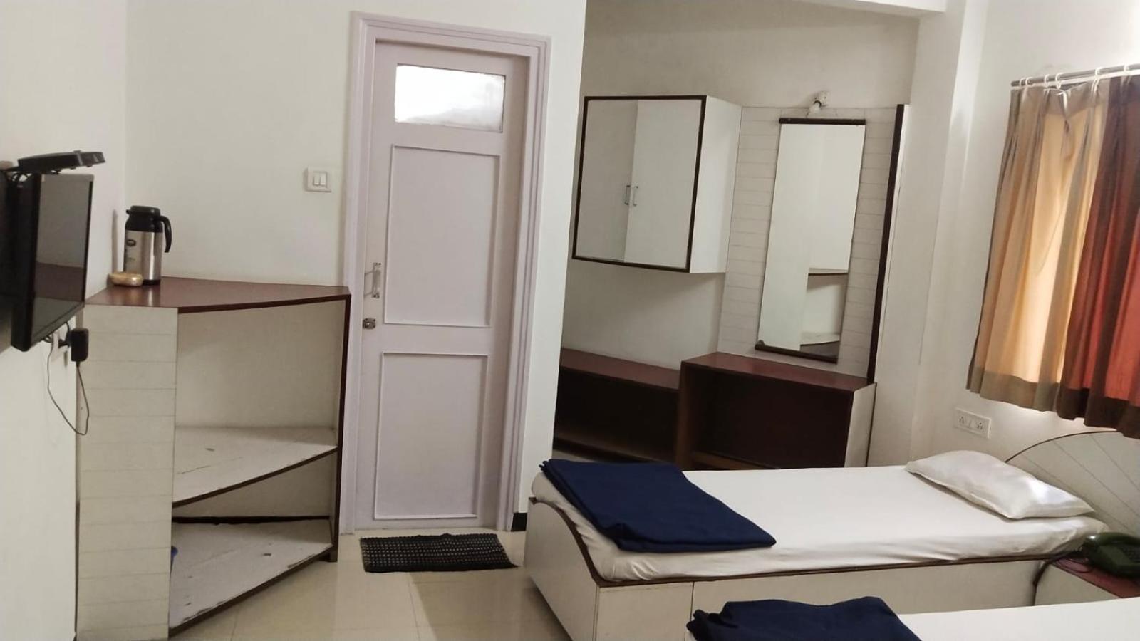 Hotel Vaishali Nashik Bagian luar foto