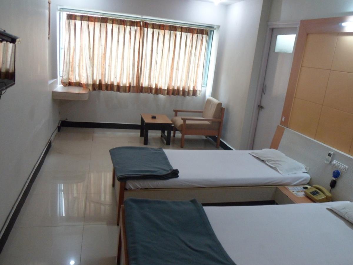 Hotel Vaishali Nashik Bagian luar foto