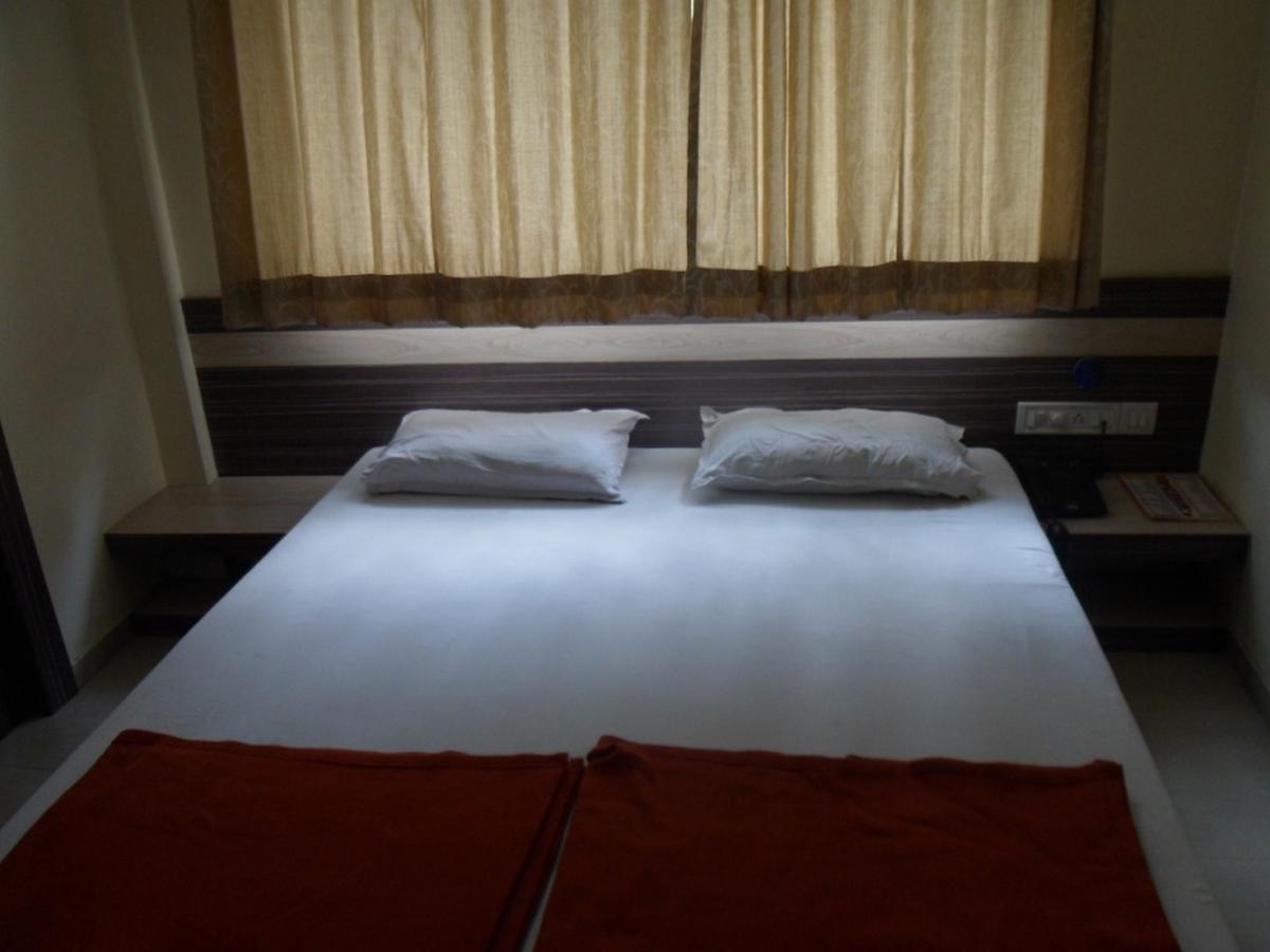 Hotel Vaishali Nashik Bagian luar foto