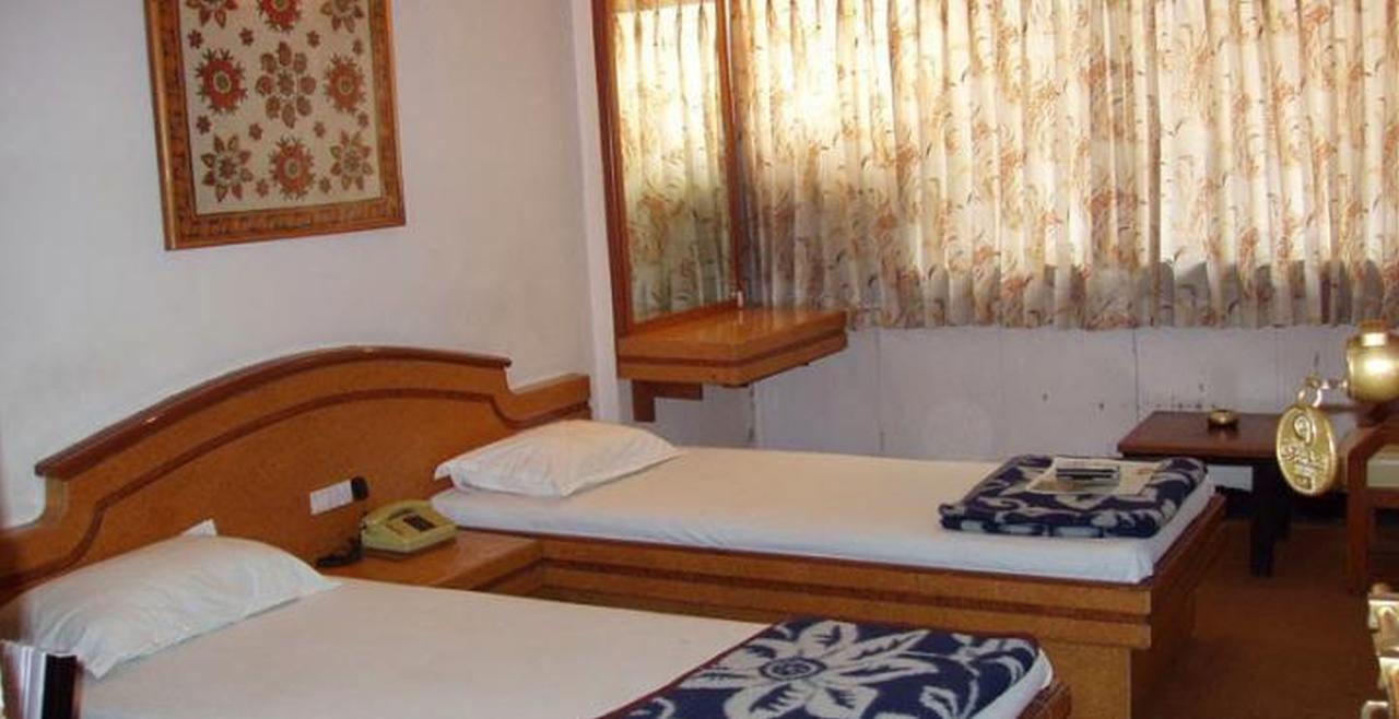 Hotel Vaishali Nashik Bagian luar foto