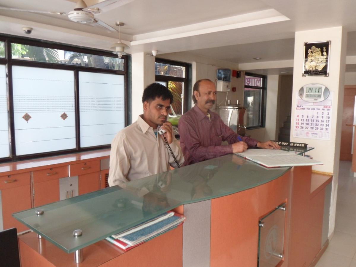 Hotel Vaishali Nashik Bagian luar foto