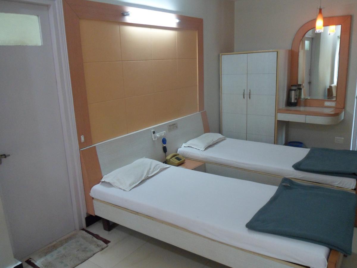 Hotel Vaishali Nashik Bagian luar foto