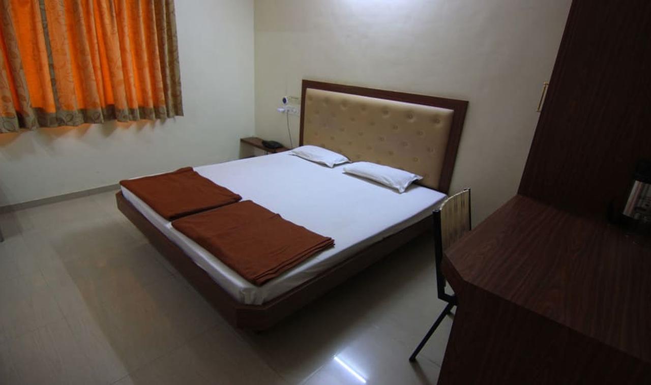 Hotel Vaishali Nashik Bagian luar foto