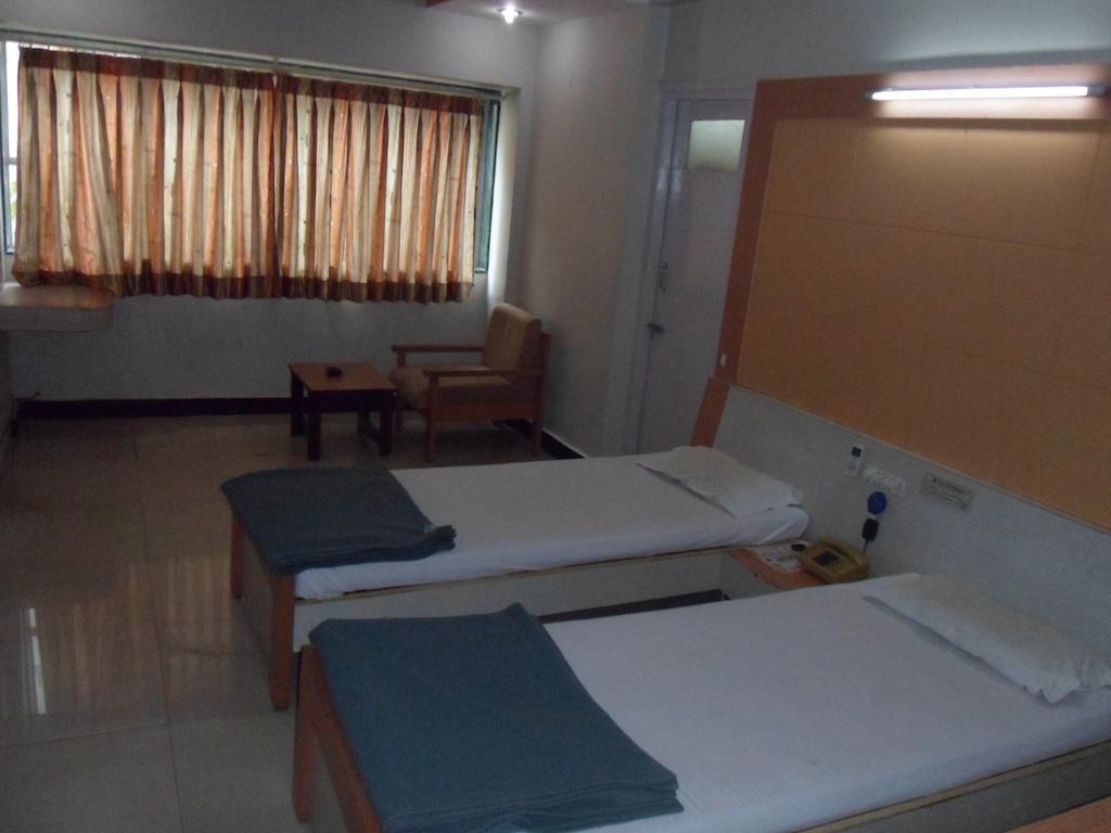 Hotel Vaishali Nashik Bagian luar foto